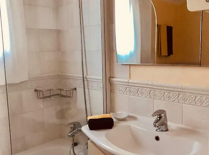 Rocas Del Mar Costa Del Silencio